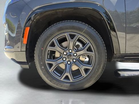 New 2026 Jeep Grand Wagoneer L Limited AWD/4WD image 41