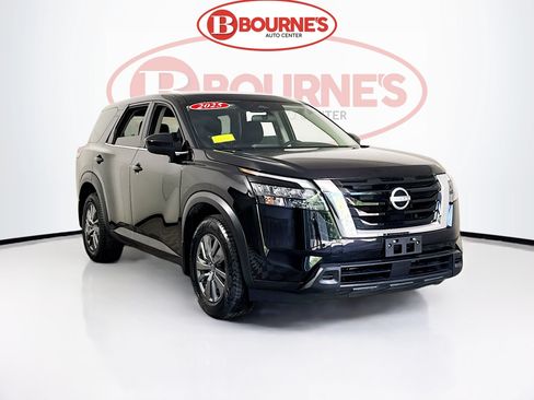 Used 2025 Nissan Pathfinder S AWD/4WD image 1