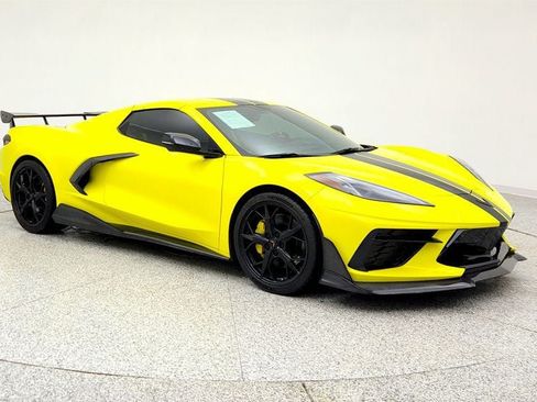 Used 2021 Chevrolet Corvette Stingray Premium Conv w/ Z51 Performance Package RWD image 3