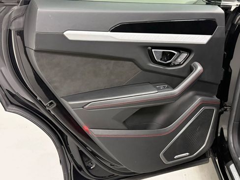 Used 2021 Lamborghini Urus image 20