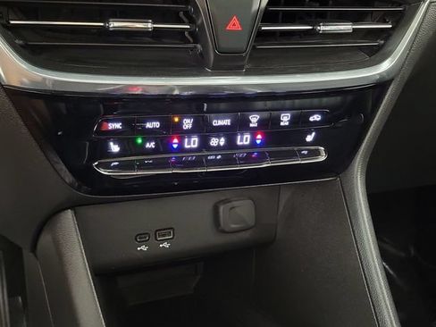 Used 2025 Buick Encore GX Avenir w/ Avenir Convenience Package FWD image 31