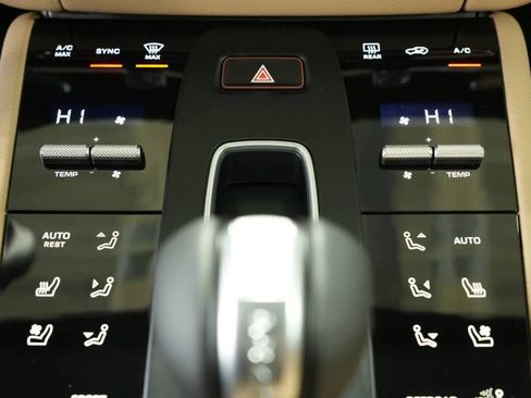 New 2026 Porsche Macan image 21