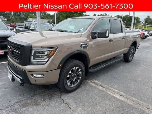 Certified 2024 Nissan Titan PRO-4X AWD/4WD image 7