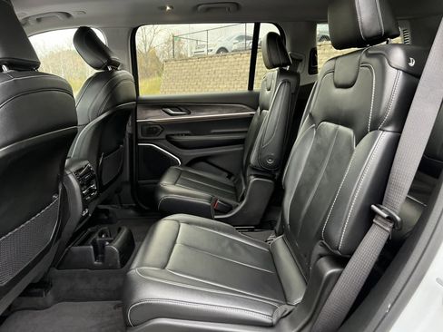 Used 2022 Jeep Grand Cherokee L Limited image 5