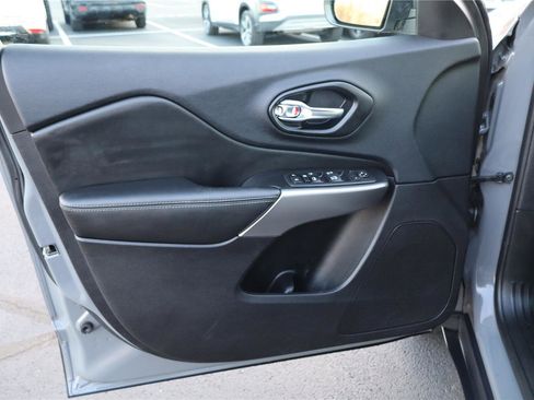 Used 2021 Jeep Cherokee Latitude Lux w/ Sun & Sound Group image 13