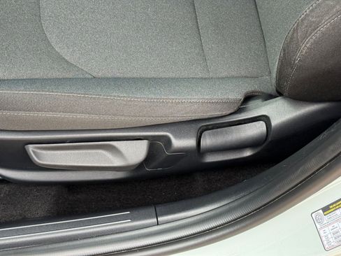 Used 2025 Kia K4 LXS image 22