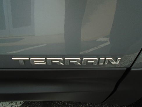 Used 2021 GMC Terrain SLE w/ Driver Convenience Package AWD/4WD image 23