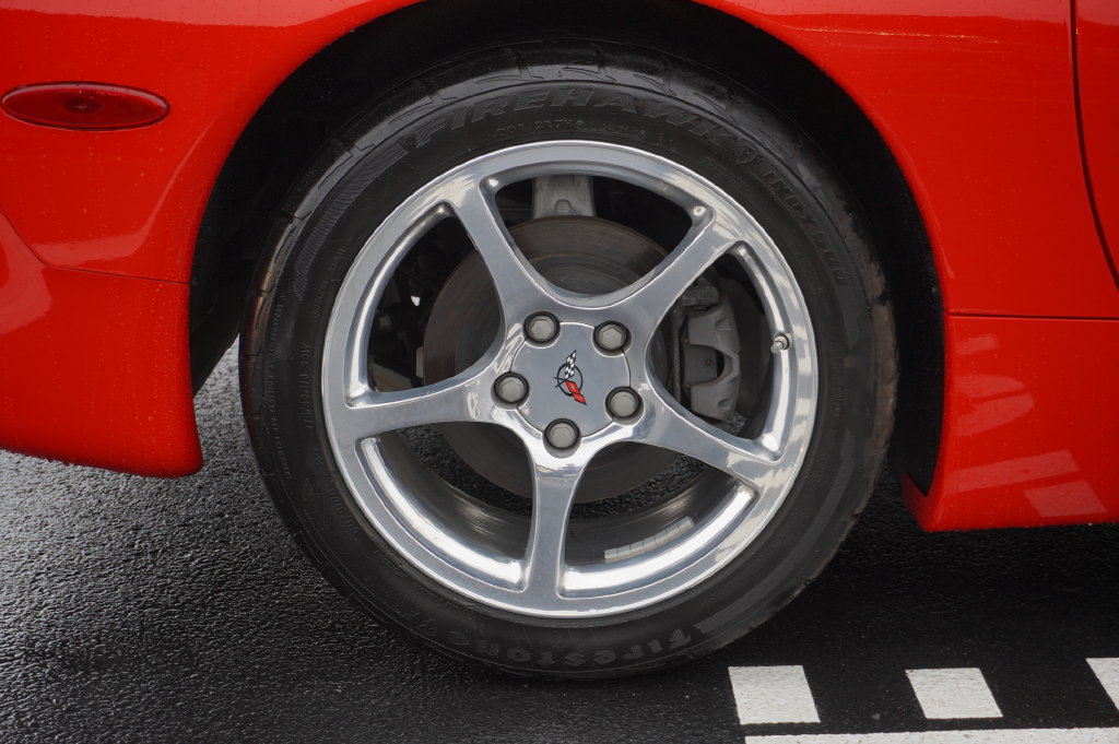 Used 2000 Chevrolet Corvette Convertible w/ Memory Pkg RWD image 13