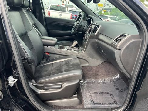 Used 2018 Jeep Grand Cherokee Altitude AWD/4WD image 30