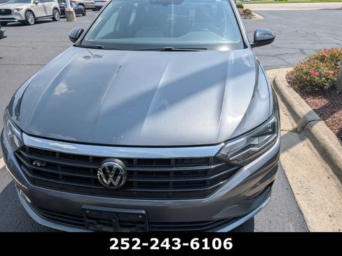 Used 2019 Volkswagen Jetta R-Line FWD image 2
