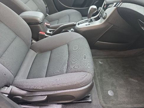 Used 2014 Chevrolet Cruze LT FWD image 24