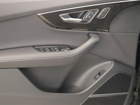 Used 2025 Audi Q7 3.0T Premium Plus image 23