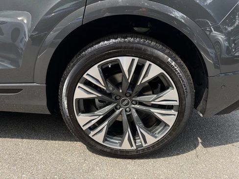 New 2026 Audi Q8 Prestige AWD/4WD image 9