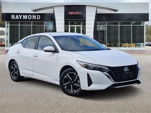 Used 2025 Nissan Sentra SV image 1