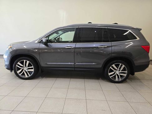 Used 2017 Honda Pilot Touring image 3