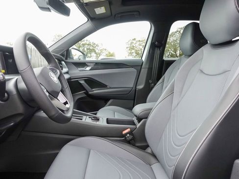 New 2026 Volkswagen Tiguan SE R-Line image 13