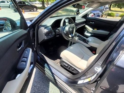 Used 2023 Honda Accord EX image 10