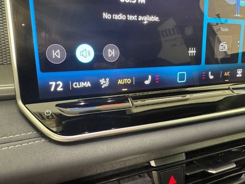 Used 2025 Volkswagen Tiguan SE R-Line FWD image 24