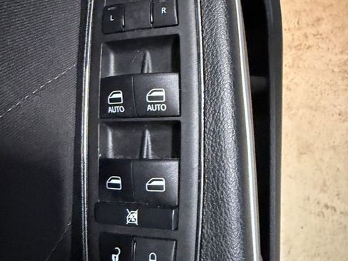 Used 2022 Dodge Charger SXT image 16