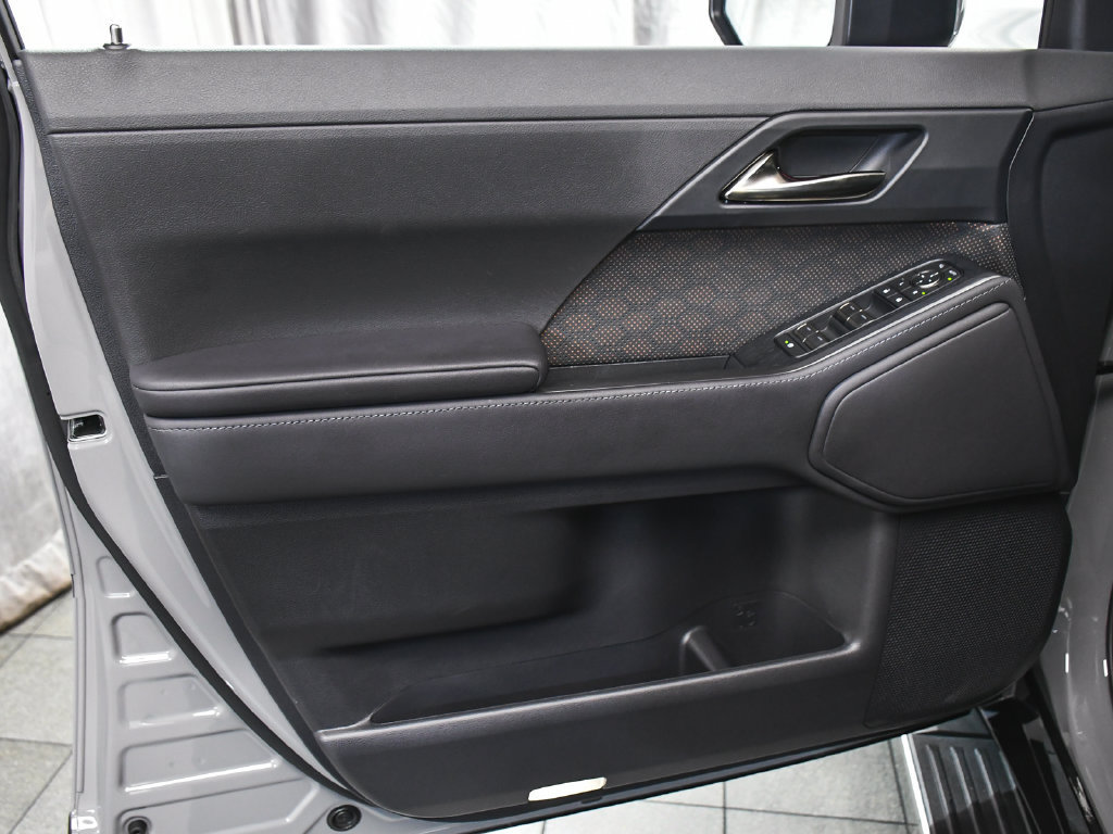 Used 2024 Lexus GX 550 w/ Accessory Package (Z1) AWD/4WD image 9