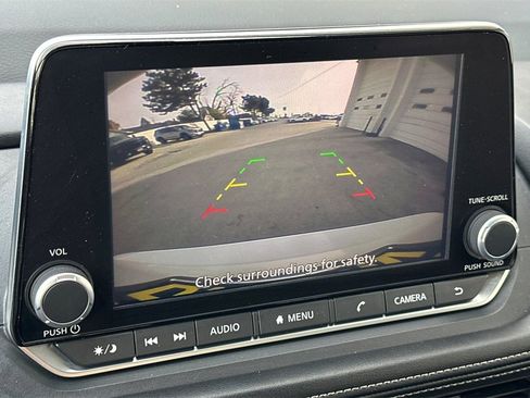 Used 2025 Nissan Rogue SV image 21