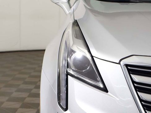 Used 2018 Cadillac XT5 Luxury w/ Driver Awareness Package image 16