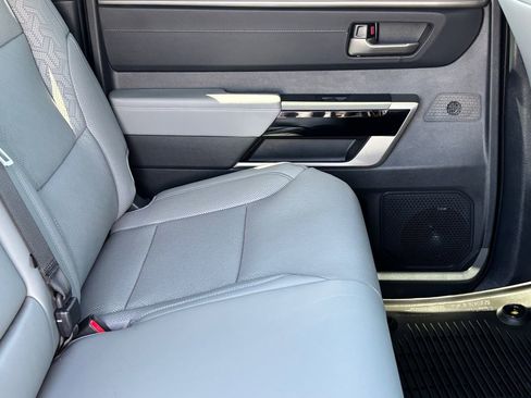 Used 2025 Toyota Tundra Limited AWD/4WD image 11