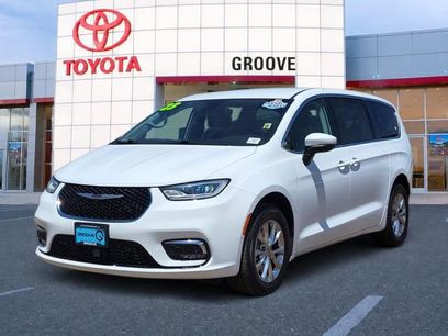 Used 2023 Chrysler Pacifica Touring-L