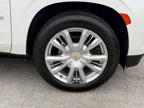Used 2023 Chevrolet Tahoe High Country RWD image 9