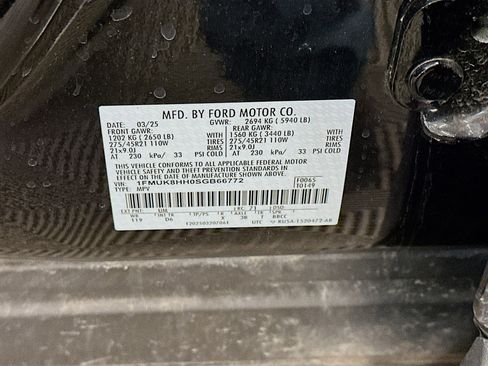 Used 2025 Ford Explorer Platinum w/ LUX Leather Package image 12