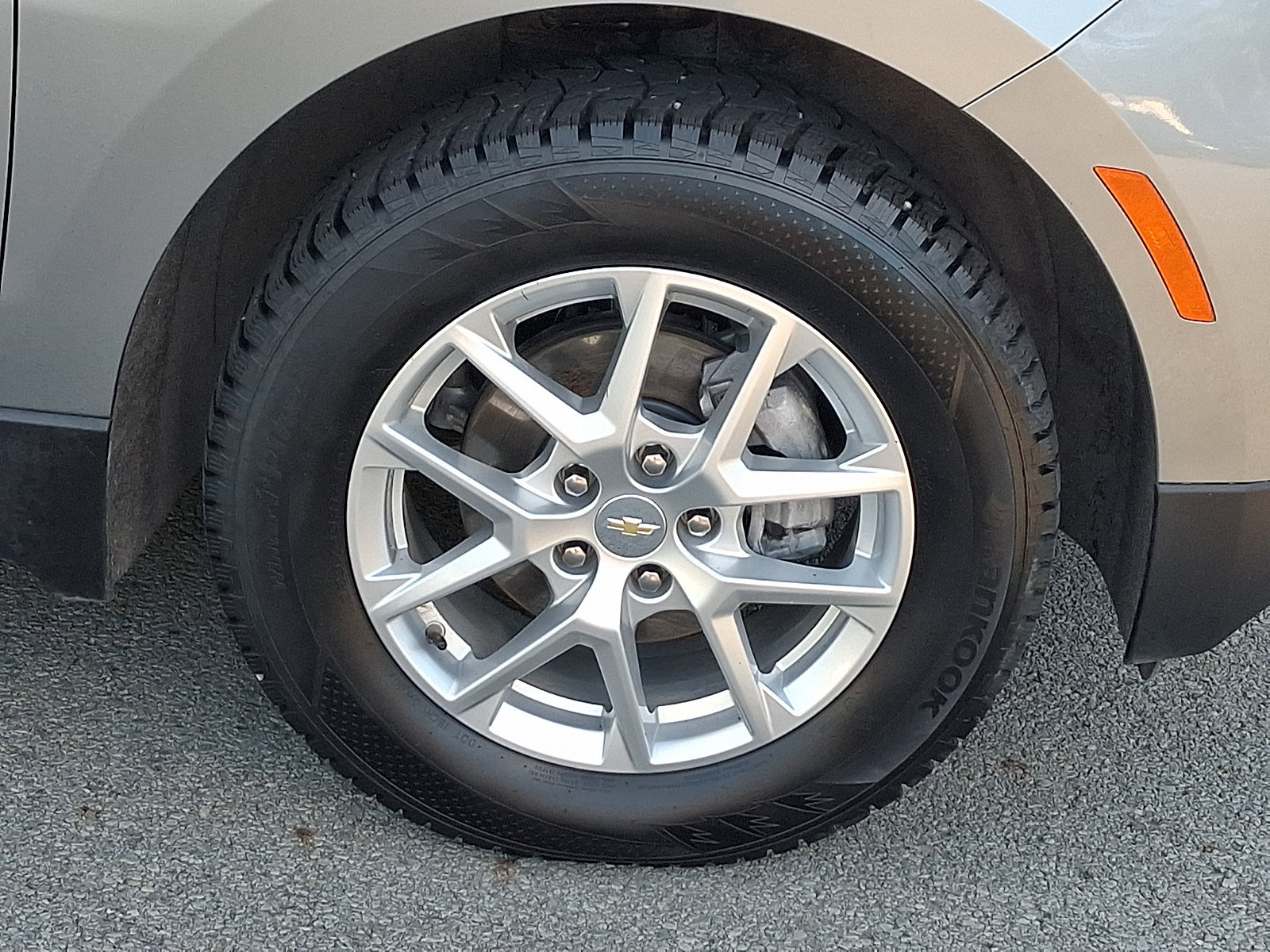 Used 2024 Chevrolet Equinox LT AWD/4WD image 8