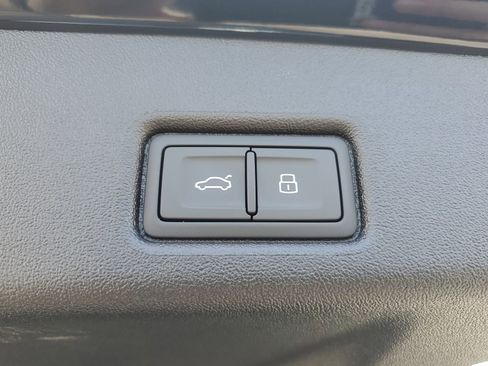 New 2025 Audi SQ5 Premium Plus image 9