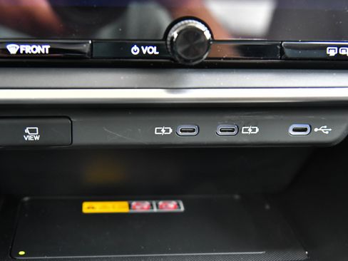 Used 2024 Lexus RZ 300e Premium image 34