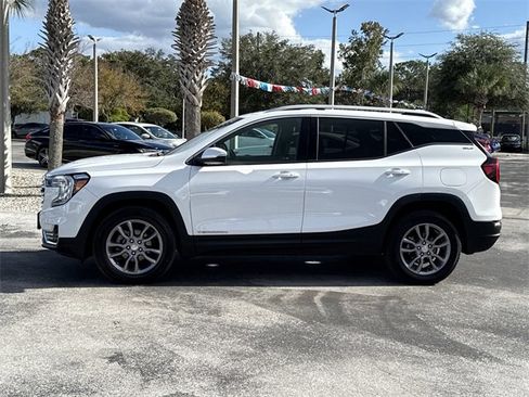 Used 2023 GMC Terrain SLT image 8