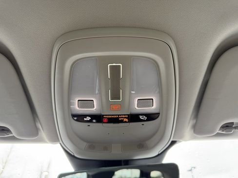 Used 2023 Volvo XC60 B5 Plus image 31