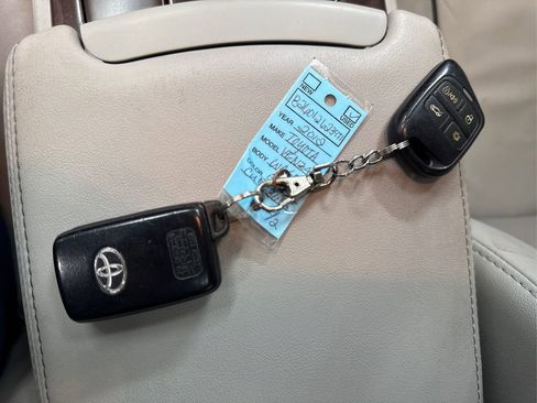 Used 2012 Toyota Venza Limited image 39