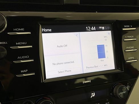 Used 2020 Toyota Camry SE w/ Carpet Mat Package FWD image 19