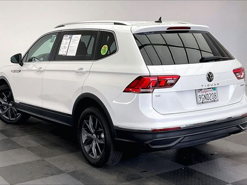 Used 2023 Volkswagen Tiguan SE AWD/4WD image 10