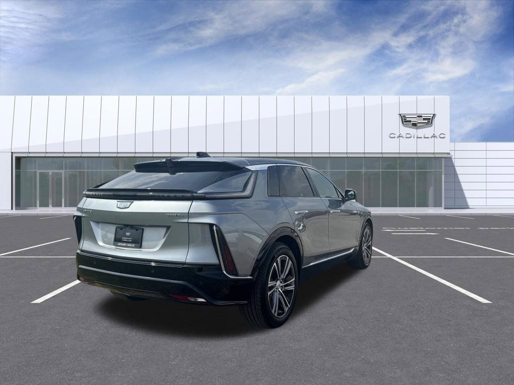 Certified 2024 Cadillac Lyriq Luxury AWD/4WD image 3