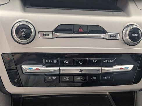 Used 2024 Ford Explorer XLT w/ Equipment Group 202A image 20