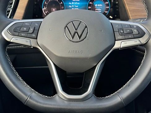 Used 2024 Volkswagen Atlas SE image 42