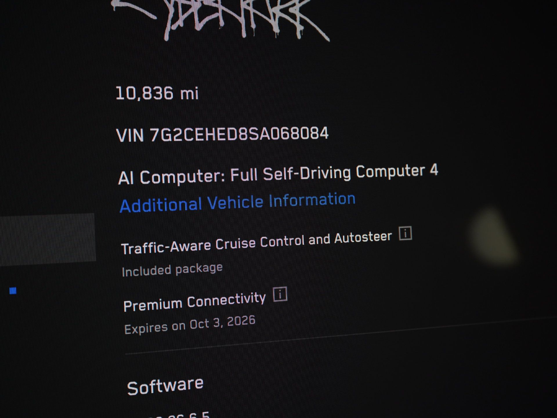 Used 2025 Tesla Cybertruck AWD Crew Cab image 29