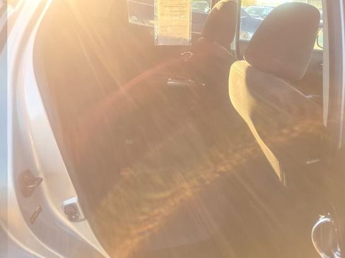 Used 2011 Nissan Juke SV image 26