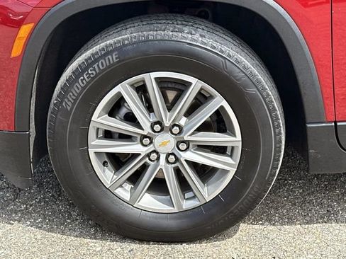 Certified 2023 Chevrolet Traverse LT FWD image 11