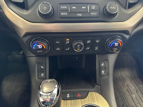 Used 2019 GMC Acadia Denali AWD/4WD image 19