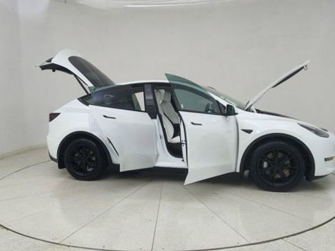 Used 2021 Tesla Model Y Long Range image 72