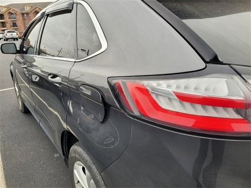 Used 2020 Ford Edge SEL w/ Convenience Package image 4