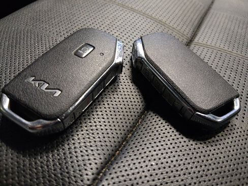 Used 2022 Kia Telluride EX w/ EX Premium Package image 32