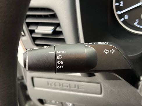Used 2024 Nissan Rogue S FWD image 48