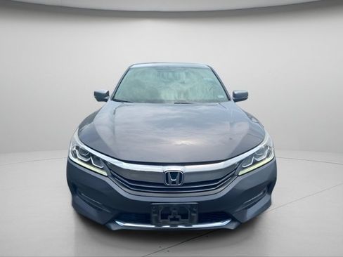 Used 2017 Honda Accord EX image 3